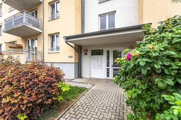 Prodej bytu 2+kk/balkon/GS, sklep, Praha 6 – Suchdol, ul. Holubí – RYreality, realitní poradci jinak