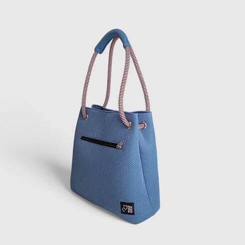 Bolso Kraft en 3D azul cielo cuerda jaspe rojo