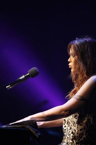Beth Hart po roce opět zazářila v Praze | Rádio BEAT: První bigbít u nás