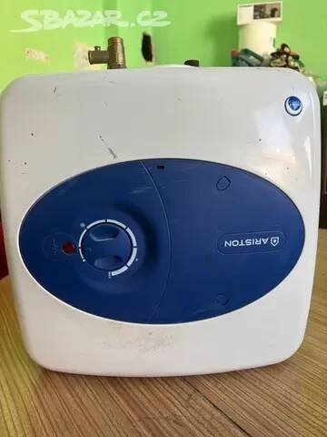 průtokový ohřívač vody Ariston 10l