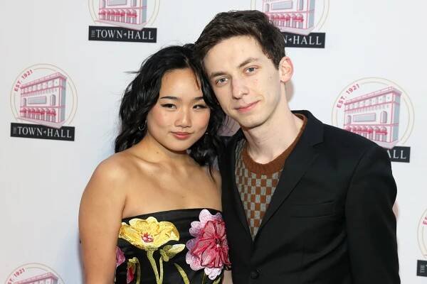 Andrew Barth Feldman to Replace Darren Criss in 'Maybe Happy Ending'