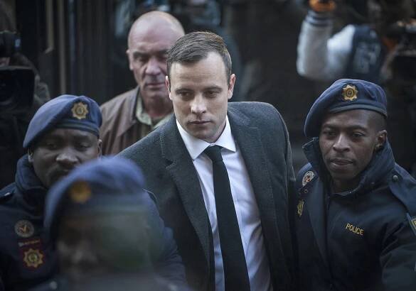 Oscar Pistorius má novou lásku, rodina zavražděné Steenkampové ji varuje