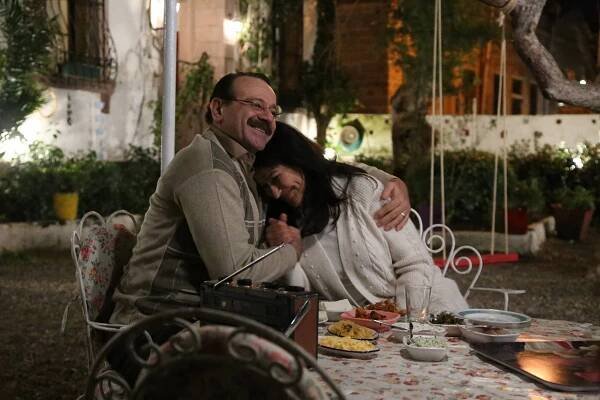 Reha Özcan, İclal Aydın - Üç Kız Kardeş - Episode 1 - Z filmu
