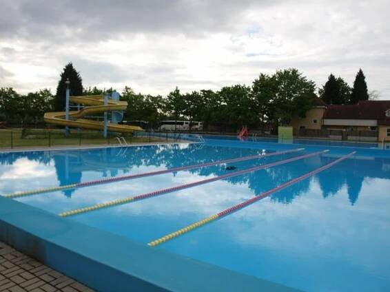 Koupaliště ve Štětí je otevřené. Do nové sezony nachystalo novinky