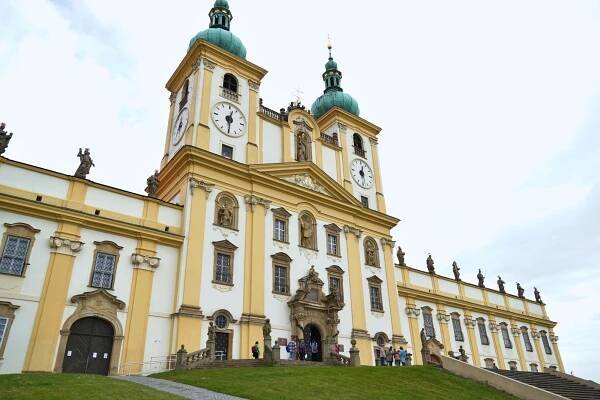 Fotogalerie Sportovní den 2024 - Turistický výlet z Mariánského Údolí na Svatý Kopeček: Univerzita Palackého v Olomouci