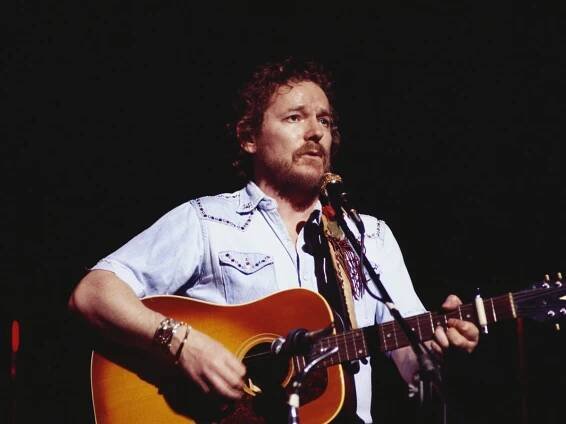 The True Story behind Gordon Lightfoot’s “The Wreck of the Edmund Fitzgerald”