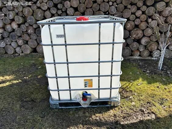 IBC nádrž / nádrž na vodu 1000l / IBC kontejner