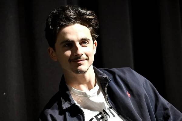 Timothée Chalamet at an event for Bob Dylan: Úplně neznámý (2024)