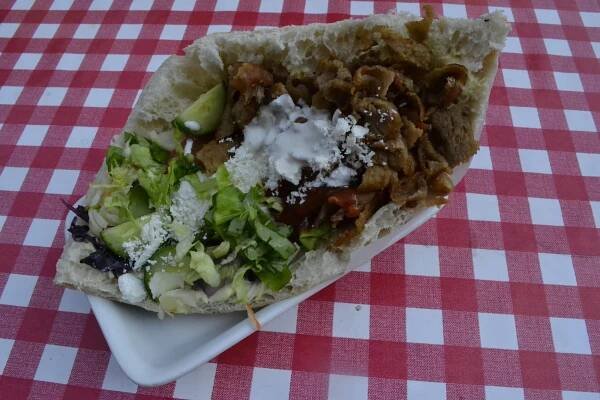 Klasik kebab: durum nebo döner s kuřecím, telecím nebo falafelem