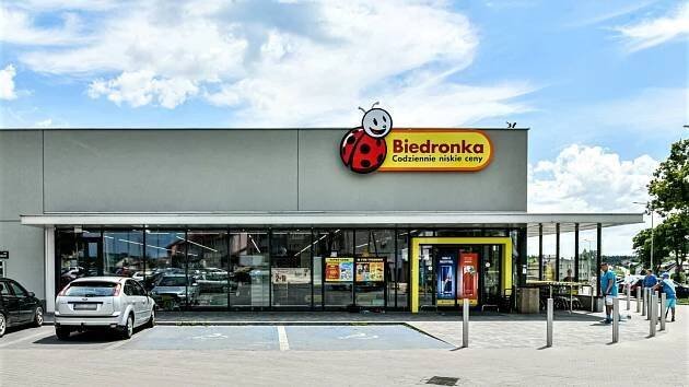 Češi na polský obchod Biedronka nedají dopustit. Útokem berou olej, máslo i sýry