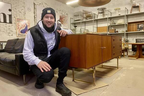 Chrisitan Herbst restauriert und verkauft über seine Firma „Delfu Vintage“ exklusive Designer-Möbel.