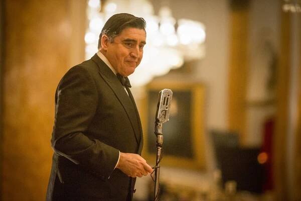 Nepříteli nablízku - Epizoda 6 - Z filmu - Alfred Molina
