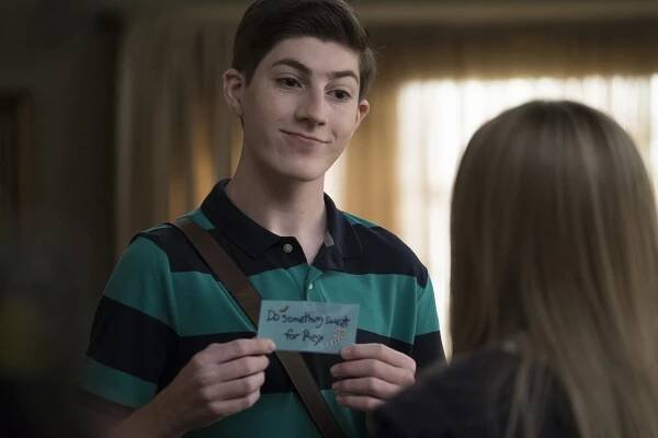 Život beze slov - F-O-- FOLLOW T-H-R- THROUGH - Z filmu - Mason Cook