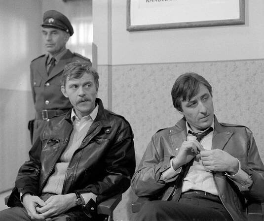 Zdeněk Jelínek, Jiří Schmitzer, Karel Heřmánek - Malý pitaval z velkého města - Majitel autoservisu - Z filmu