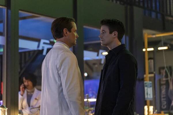 Flash - The Man in the Yellow Tie - Z filmu - Matt Letscher, Grant Gustin