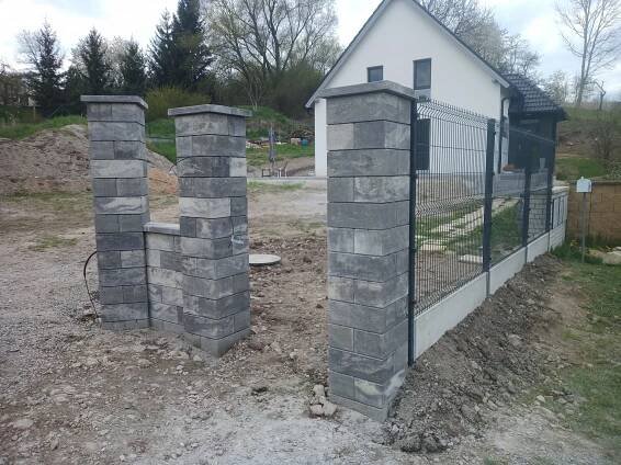 Oplocení , betonové ploty a opěrné zdi Kladno -