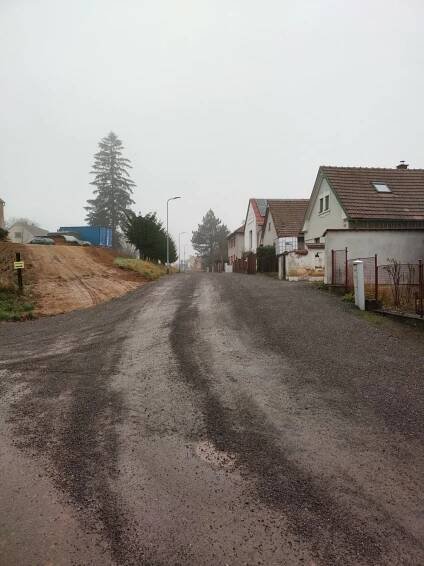 Oprava místní komunikace nad Jednotou (2022) | Obec Černá