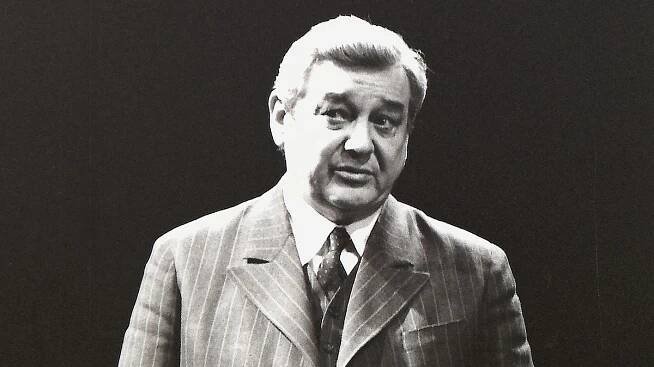 Doktor Cvach byl mezi kolegy neoblíbený. Josef Vinklář donášel StB, partnerce po rozvodu vyhrožoval - Médium.cz