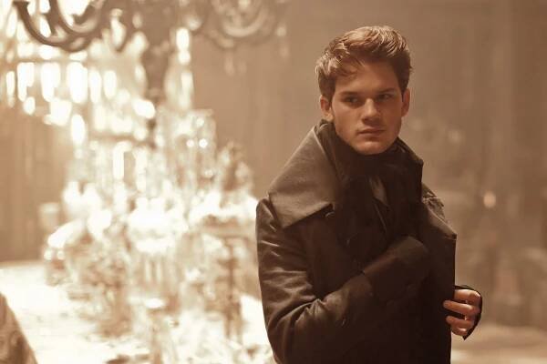 Nadějné vyhlídky - Z filmu - Jeremy Irvine