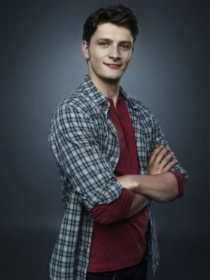 Ravenswood - Promo - Brett Dier