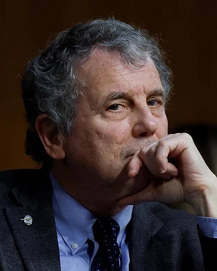 Senator Sherrod Brown (D-OH), Chair of the Senate Banking, Housing and Urban Affairs Committee, listens to testimonies at a hearing on "Recent Bank Failures and the Federal Regulatory Response" on Capitol Hill in Washington, U.S., March 28, 2023. REUTERS/Evelyn Hockstein - RC2130A2YVC3