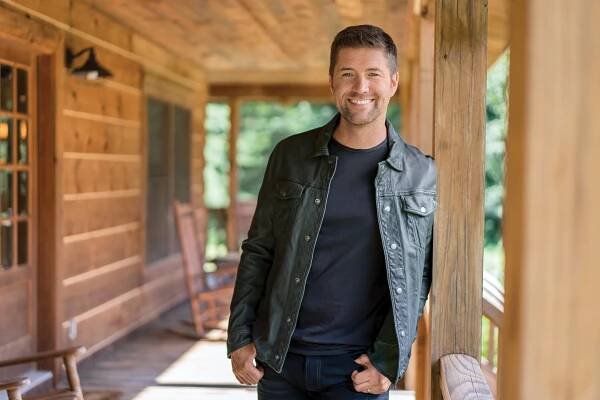 Josh Turner Releases Gospel Album 'I Serve a Savior' (Featuring a Song His Wife and Son Wrote!)