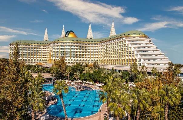 Delphin Imperial, last minute