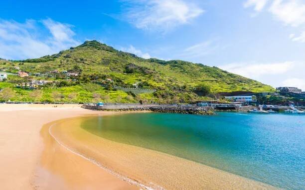 pláž v zátoce machico, madeira - madeira island - stock snímky, obrázky a fotky