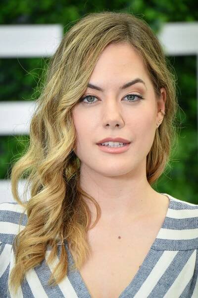Annika Noelle is Hope Logan