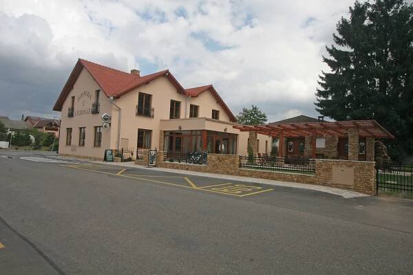 Vlkov u Jaroměře - ubytování, počasí, foto, tipy na výlet, informace