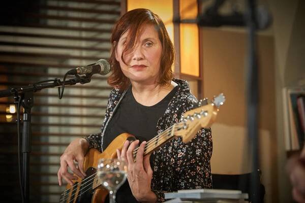 Eva Turnová a Tomáš Hradil: Procházka Turnovým hájem (5. 1. 2022) - Fotogalerie - Knihovna Václava Havla