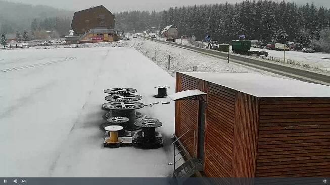 Přišel první větší sníh. Sype se na Klínovec a horské obce