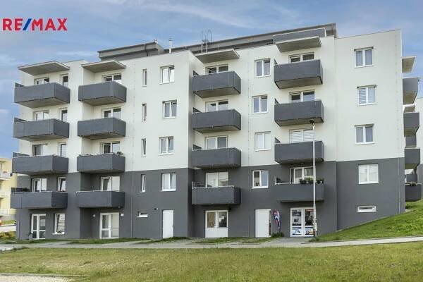 Pronájem bytu 1+kk, 34 m2, Jihlava