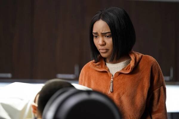 Black Lightning - Kniha tajemství: 1. kapitola: Marnotratný syn - Z filmu - China Anne McClain