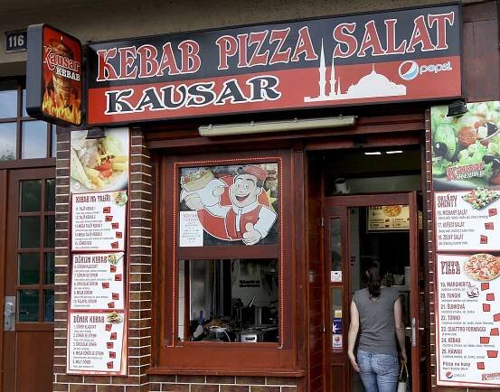 Fosfáty v kebabu nejsou problém, rozhodli europoslanci