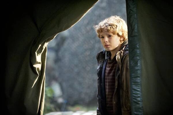 Falling Skies - Shall We Gather at the River (S02E02) (2012) | Galerie - Z natáčení | ČSFD.cz