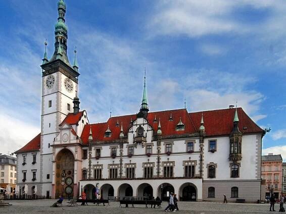 Vraťme Olomouci historický orloj. Diskuze o obnově opět ožívá, co říkáte vy?
