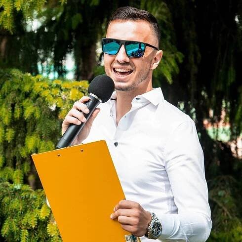 Moderátor, zabávač | Emilio.sk