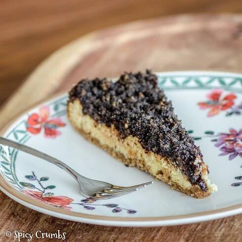 Tvarohový koláč s povidly a makovou drobenkou - Spicy Crumbs