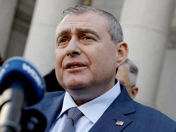 Rudy Giuliani’s Bagman Lev Parnas Blows Up Trump’s Ukraine Defense