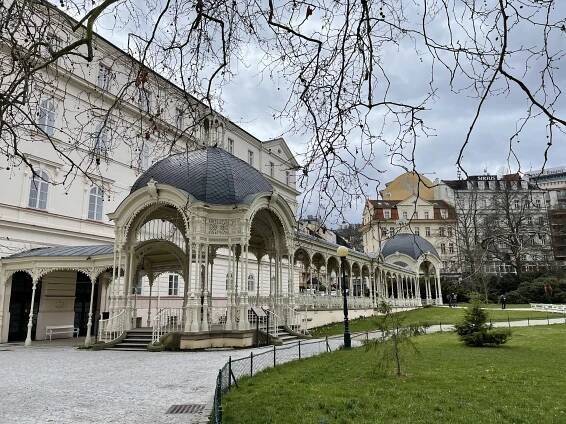 Pobyt v centru Karlových Varů: skvělé jídlo, procedury i neomezený wellness
