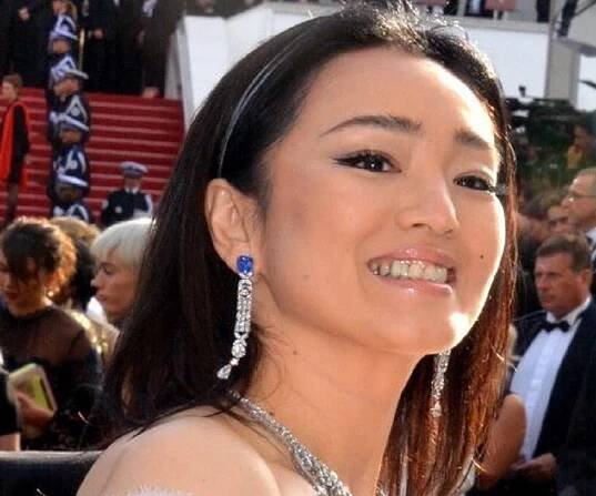 Gong Li Biography - Facts, Childhood, Family Life & Achievements