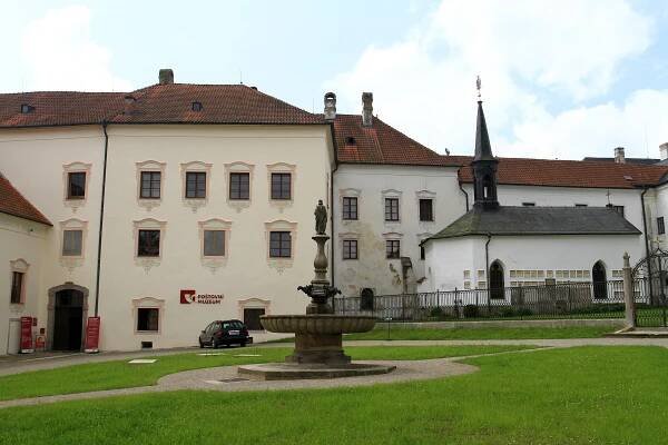 Soubor:Klášter (Vyšší Brod).jpg