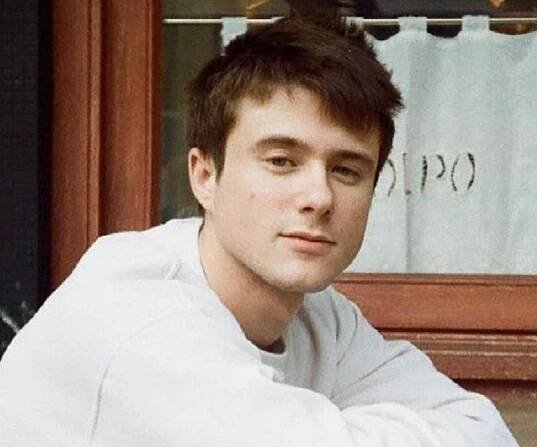 Alec Benjamin Biography - Facts, Childhood, Family Life & Achievements