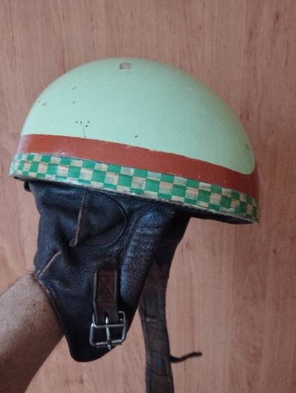 stará retro přilba "dubák" k veteránům - Auto-moto