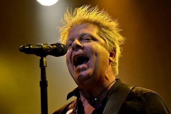 The Offspring po šesti letech v Praze: Punkeři zaplnili Malou sportovní halu