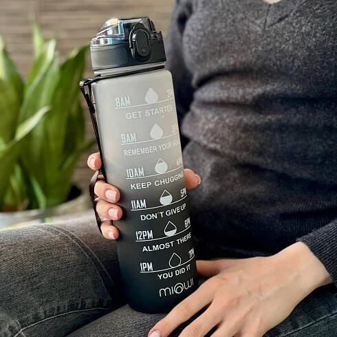 MOTIVAČNÍ TRITANOVÁ LÁHEV NA VODU LAHEV NA PITÍ MIOWI 1000 ML ČERNOBÍLÁ Výška výrobku 28 cm