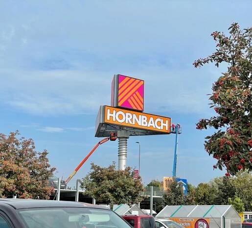 Pylon HORNBACH Praha Řepy - repase - PROST - orientační systémy 