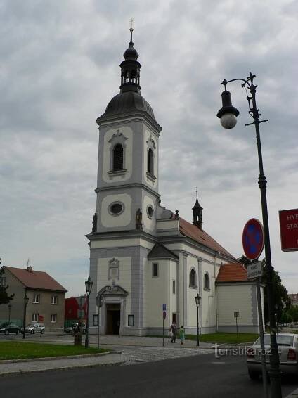 Říčany, kostel sv. Petra a Pavla