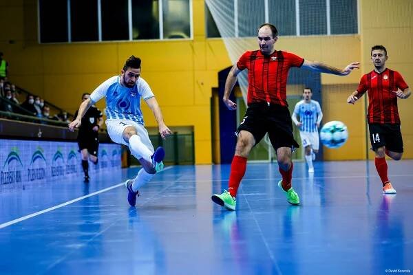 Interobal se s Barcelonou popere o postup do Final Four Ligy mistrů